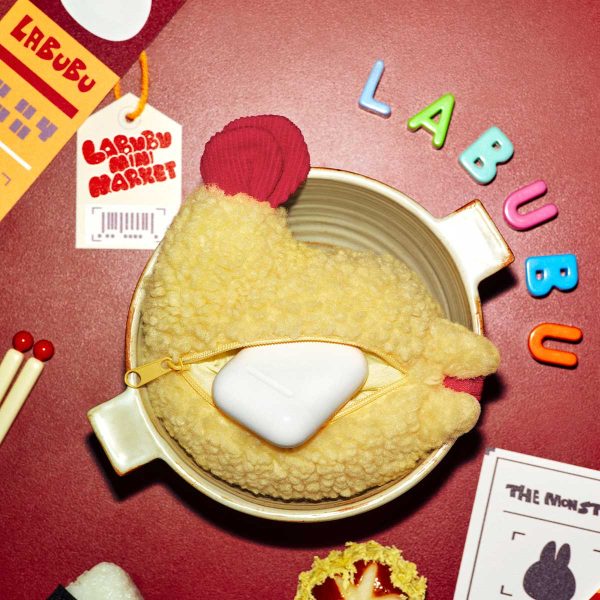 Custodia Auricolari Labubu Gialla – Accessorio Kawaii Collezionabile con Moschettone - Immagine di 4