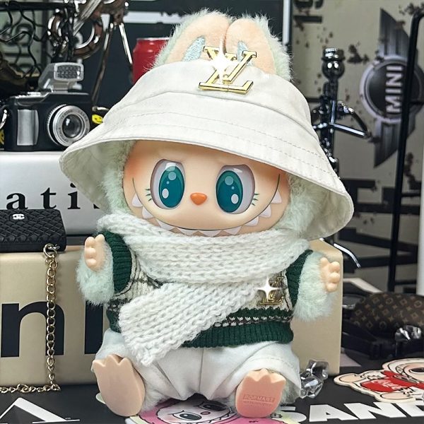Labubu Winter White – Eleganza Ribelle in Stile Urban