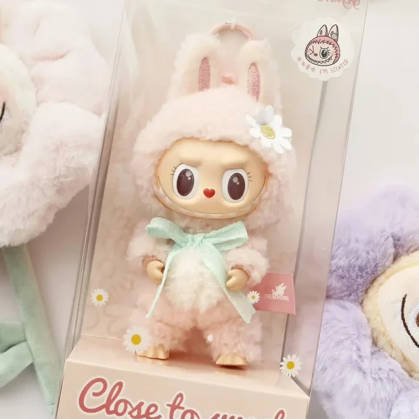 Mokoko Close to Sweet Rosa – Peluche Kawaii Collezionabile con Orecchie da Coniglio - Immagine di 3