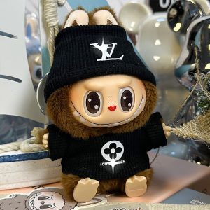 Labubu Streetwear Black – Stile Urban Audace e Personalità Kawaii