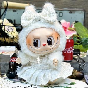Labubu Enchanted Snow – Eleganza Invernale Pura e Incantata