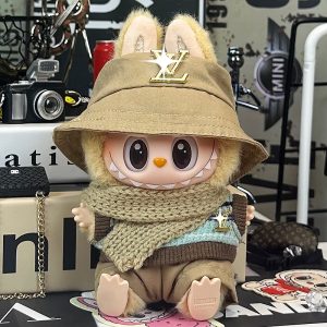 Completo Invernale Elegante per Labubu – Stile Kawaii Chic e Calore Sofisticato