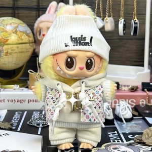 Completo Streetwear Bianco Arcobaleno per Labubu – Stile Urban e Vibrazioni Positive