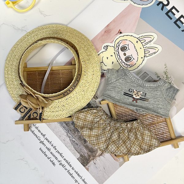Labubu Countryside Elegance – Fascino Rustico e Morbidezza Raffinata - Immagine di 2